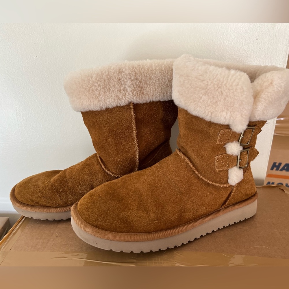 Uggs Koolaburra boots, size 9